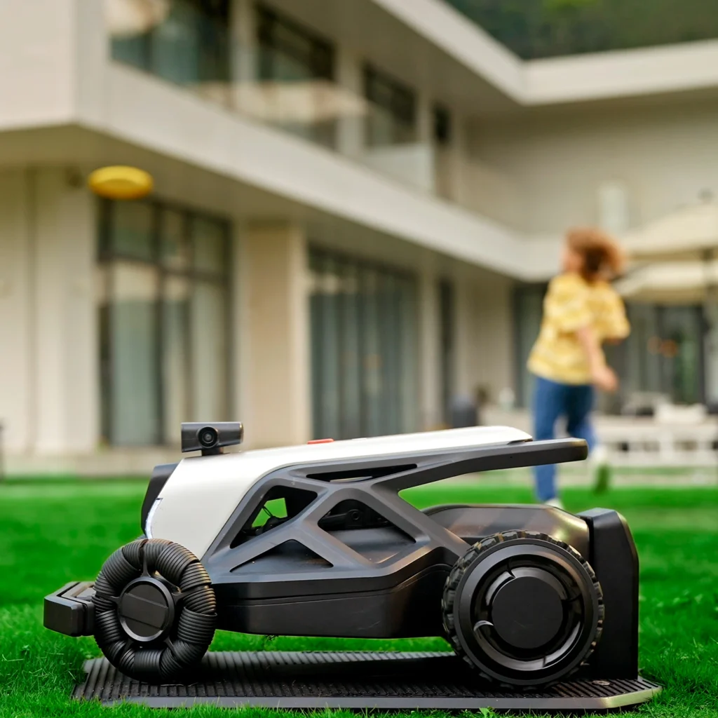 Airseekers_mower_lifestyle_gallery_1